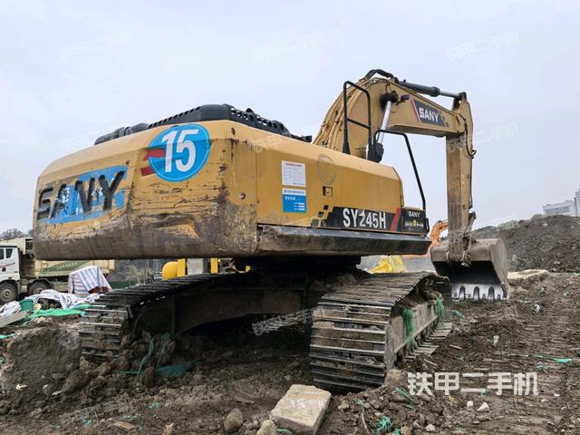 三一重工SY245H挖掘机的设备实拍-第3张实拍照片