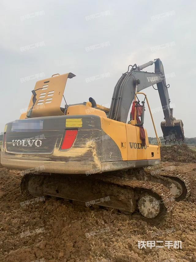 整機(jī)右后45°(整機(jī)外觀) 整機(jī)右后45°(整機(jī)外觀)