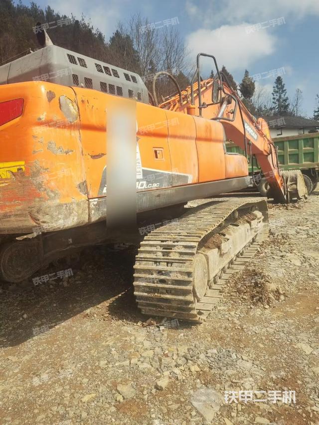 整機(jī)右后45°(整機(jī)外觀) 整機(jī)右后45°(整機(jī)外觀)