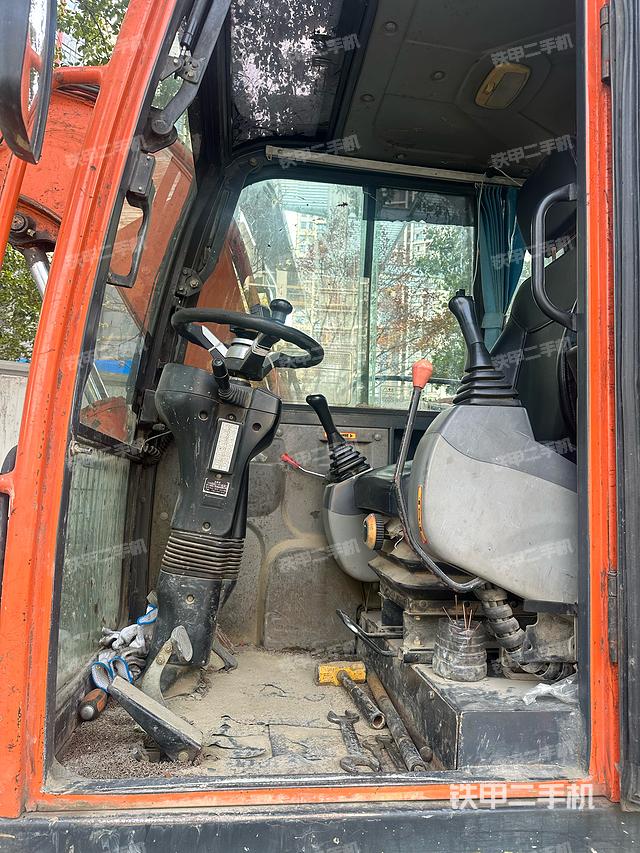 驾驶室整体（整机外观）