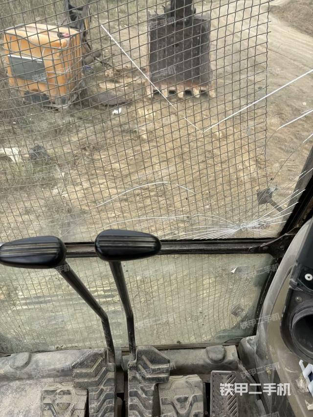 駕駛室正側(cè)（駕駛室部分）