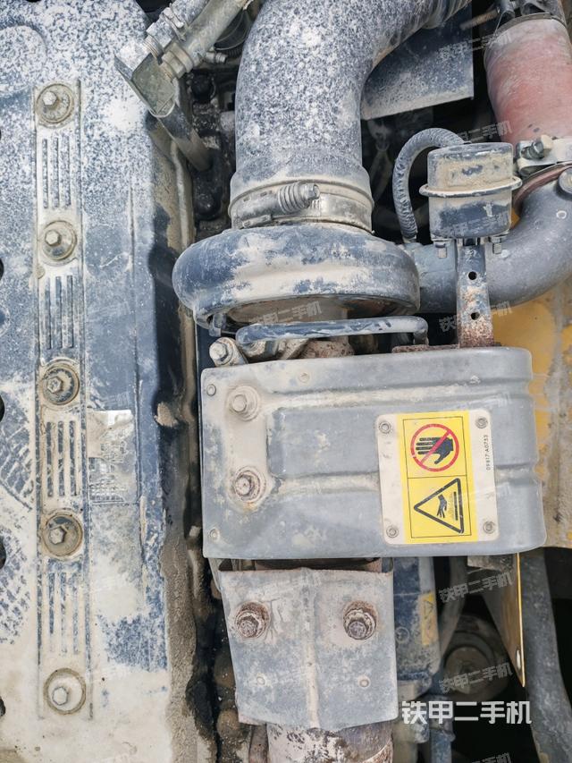 氣門(mén)室蓋螺絲特寫(xiě)（上車(chē)部件）