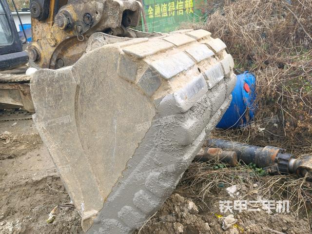 小臂整体左后（工作和回转装置）