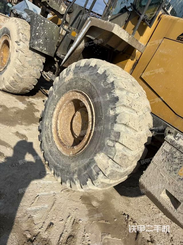 右后輪（行走機(jī)構(gòu)）