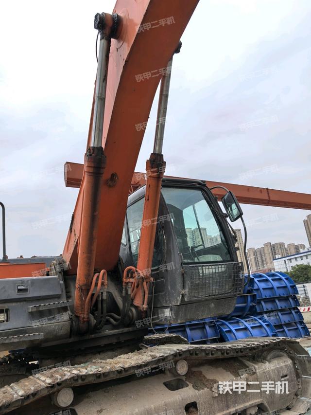 大臂油缸整體?豎拍（工作和回轉(zhuǎn)裝置）