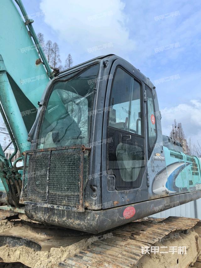 駕駛室左前45度（駕駛室部分）