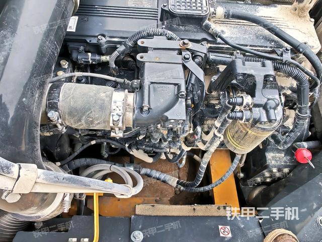 中央回轉(zhuǎn)接頭特寫（上車部件）