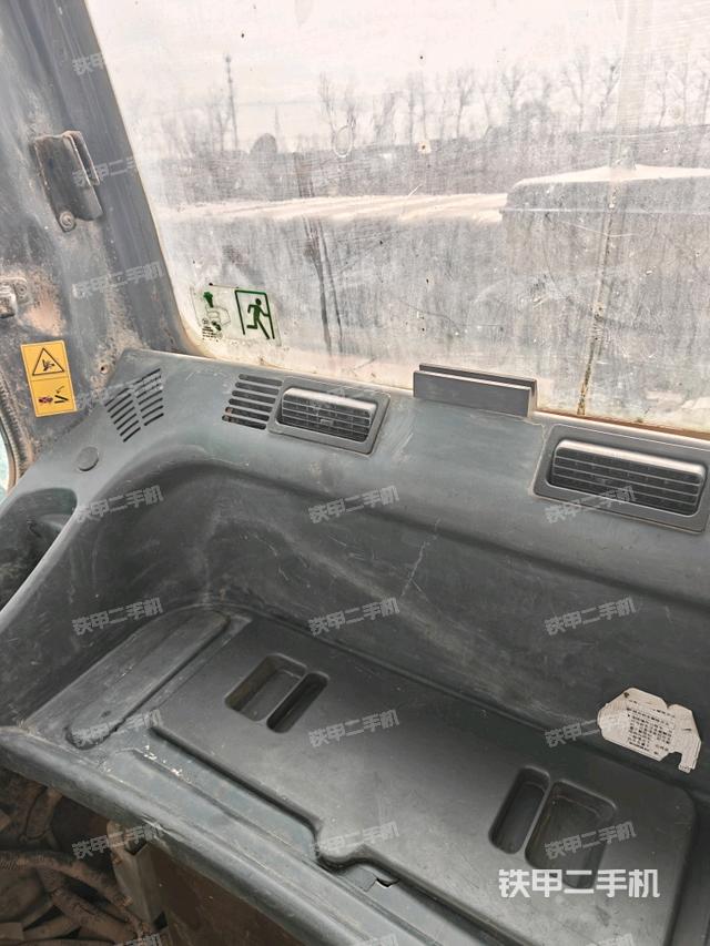 后窗玻璃角標(biāo)(駕駛室部分) 后窗玻璃角標(biāo)(駕駛室部分)