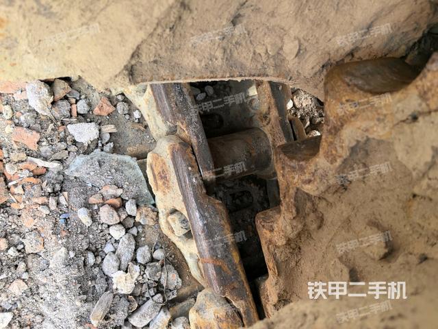 左側(cè)行走馬達蓋板（行走機構(gòu)）