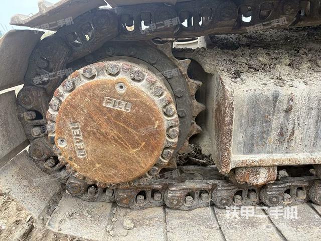 右驅(qū)動輪（行走機(jī)構(gòu)）