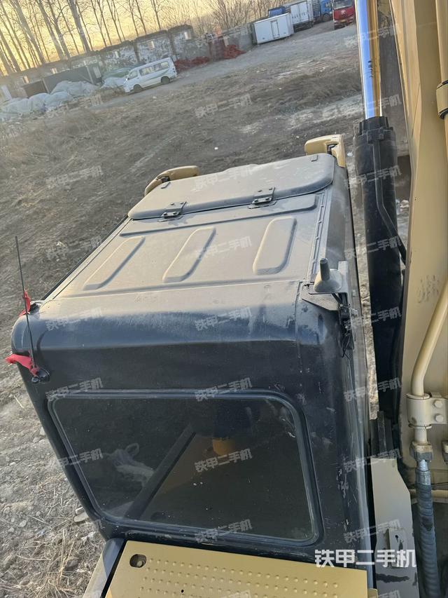 駕駛室頂部（整機(jī)外觀）