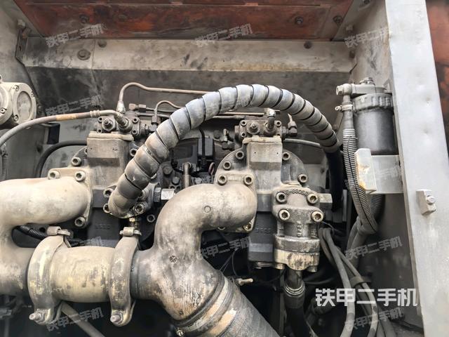 液壓泵斜45?左（大件艙室）