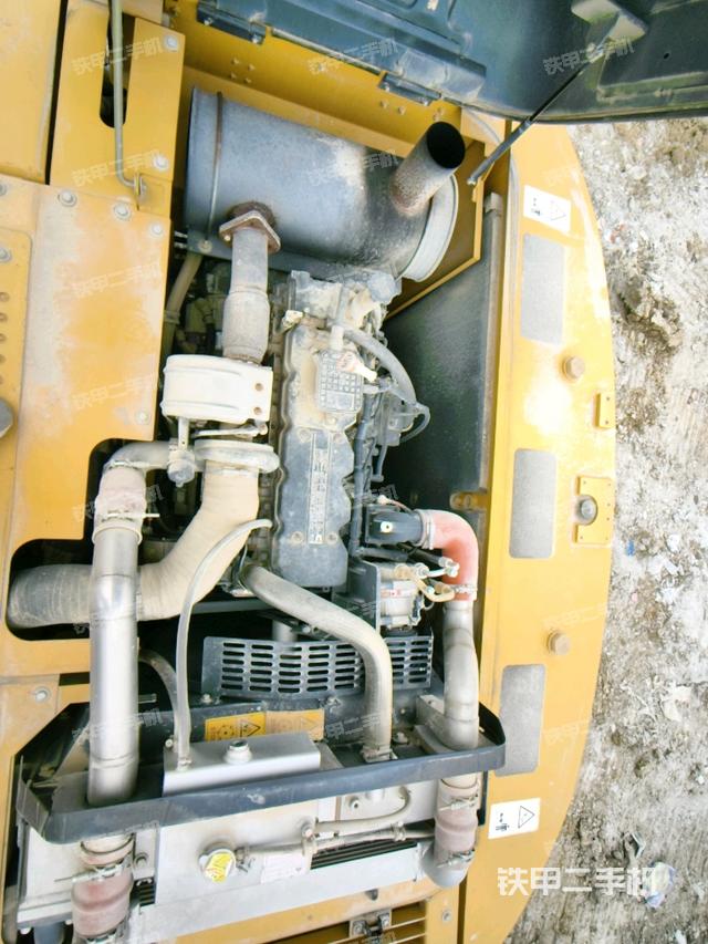 發(fā)動(dòng)機(jī)室（上車部件）