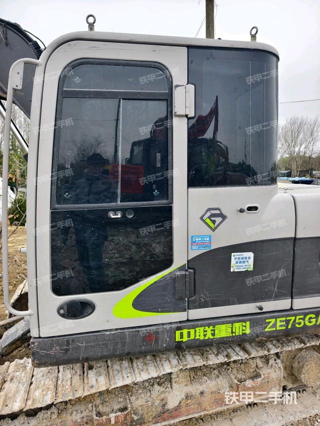 ?駕駛室正側(cè)（駕駛室部分）