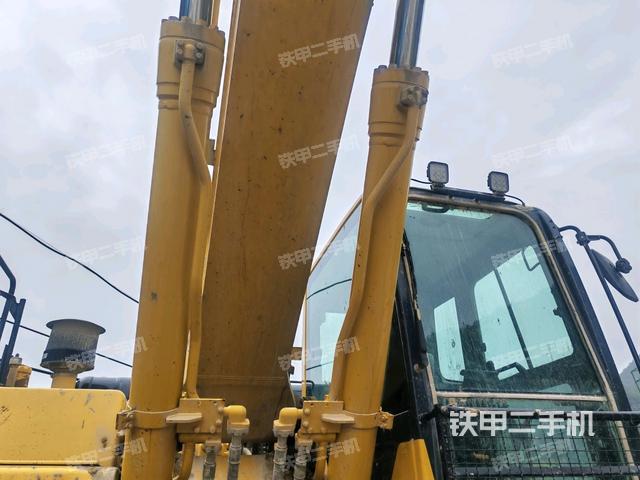 大臂油缸整體?豎拍（工作和回轉(zhuǎn)裝置）