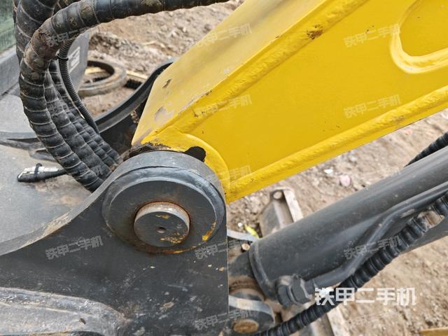 大臂根部?斜（工作和回轉(zhuǎn)裝置）