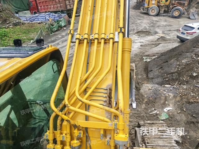 大臂背部俯視（工作和回轉(zhuǎn)裝置）