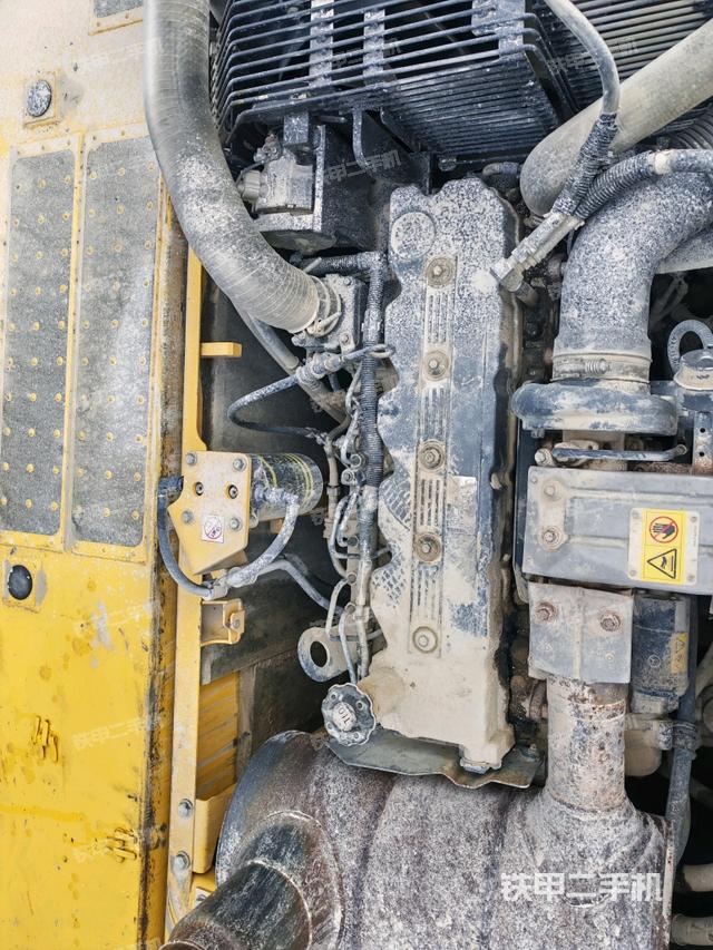 發(fā)動(dòng)機(jī)室（上車(chē)部件）