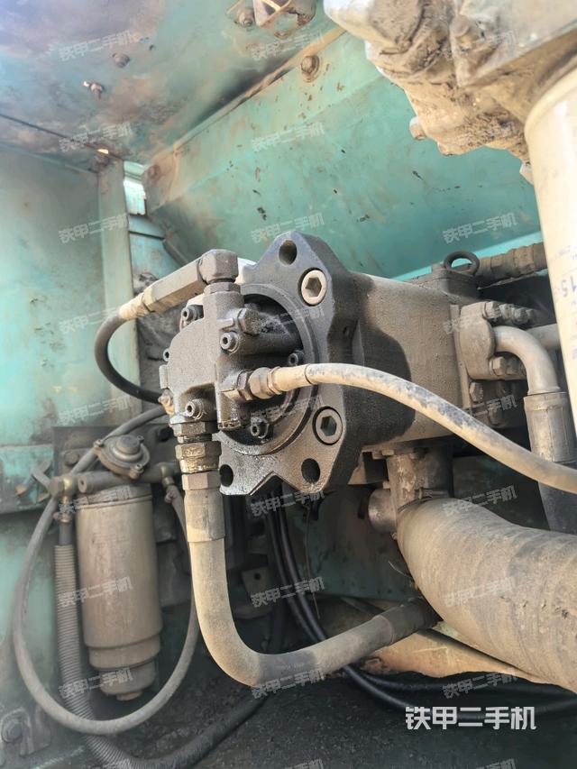 液壓泵斜45?右（大件艙室）