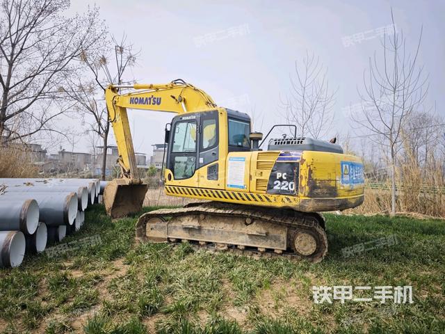 小松PC200-8M0挖掘机的设备实拍-第3张实拍照片