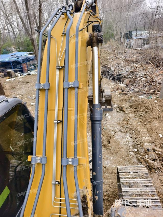 大臂背部俯視（工作和回轉(zhuǎn)裝置）