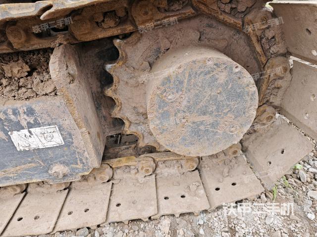 左驅(qū)動輪（行走機構(gòu)）