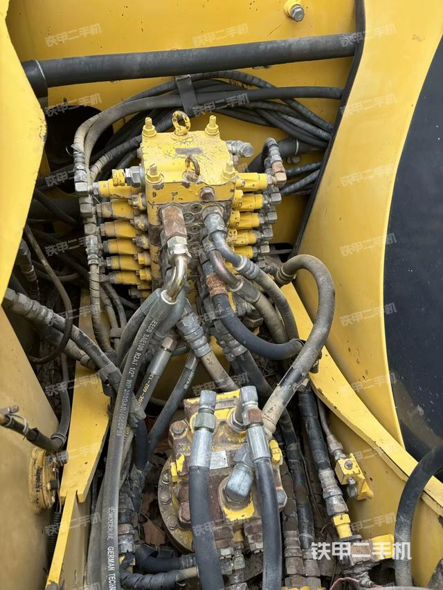 回轉(zhuǎn)馬達（上車部件）