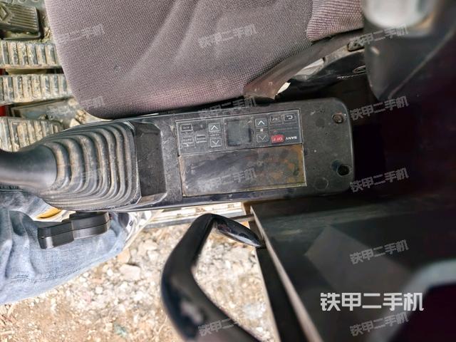 座椅左側控制臺/音響/含左手柄（駕駛室部分）