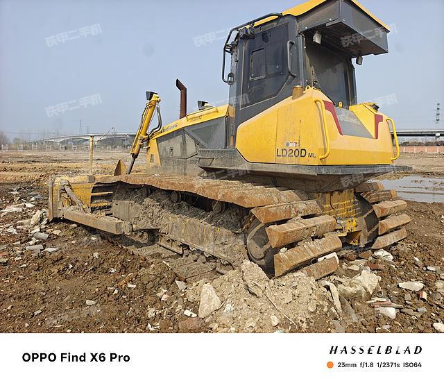 整机右后45°（设备外观及核心部件）