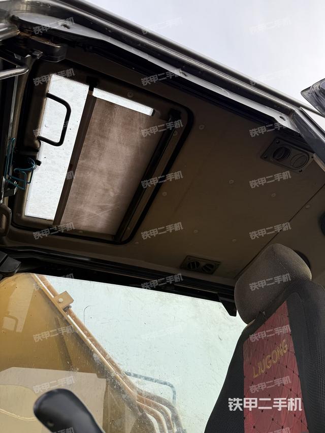 頂棚整體（駕駛室部分）