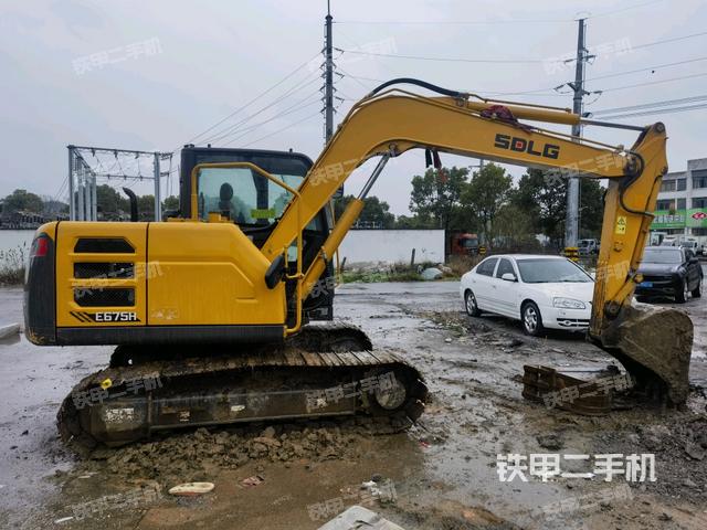 整機(jī)右后45°(整機(jī)外觀) 整機(jī)右后45°(整機(jī)外觀)