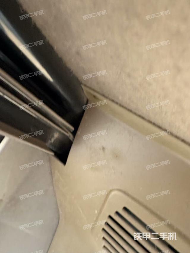 駕駛室左后45度（駕駛室部分）