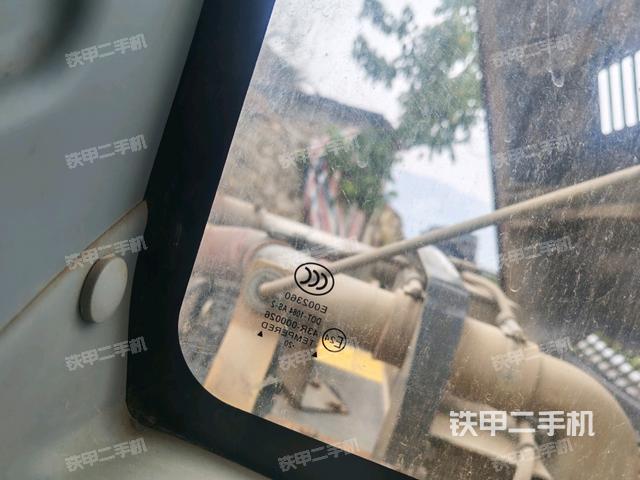 駕駛室正側(cè)(駕駛室部分) 駕駛室正側(cè)(駕駛室部分)