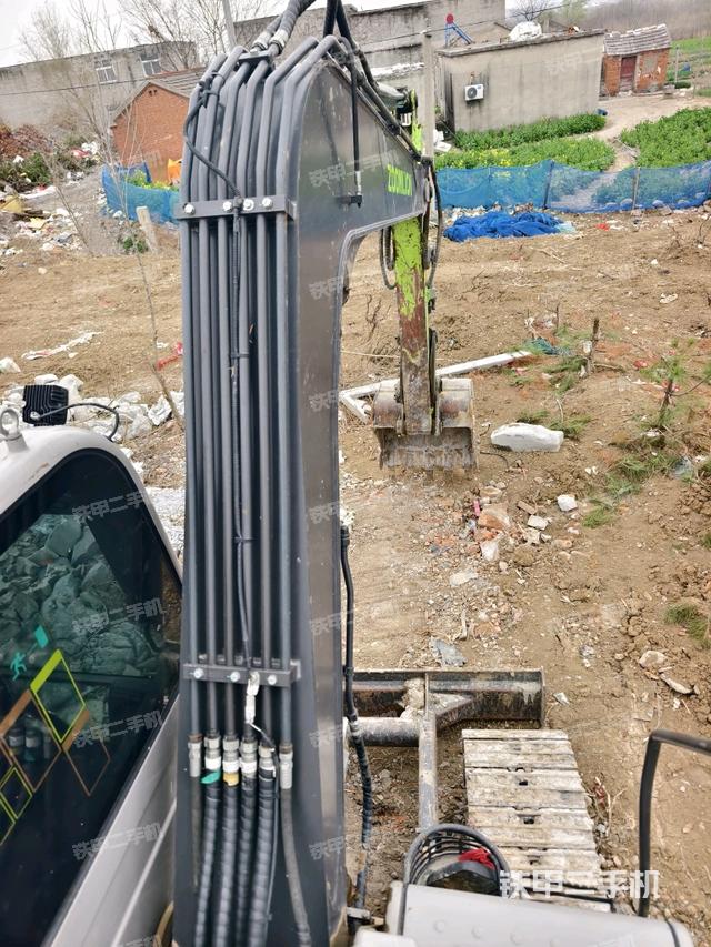 大臂背部俯視（工作和回轉(zhuǎn)裝置）