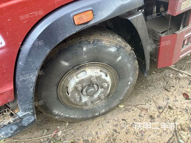 右驅(qū)動輪/右后輪（行走機構(gòu)）