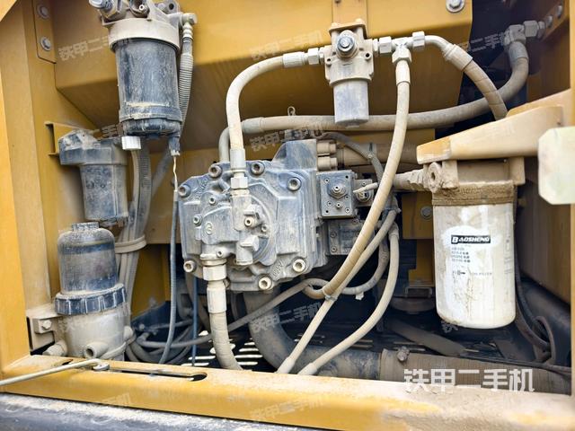 液壓泵斜45?右（大件艙室）