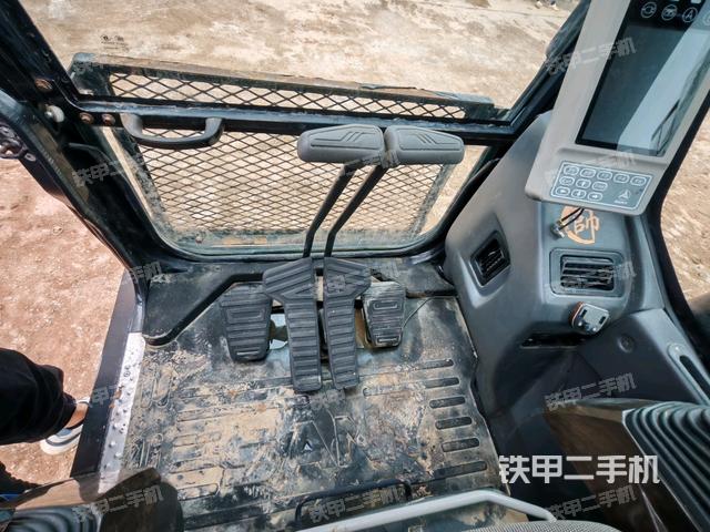 座椅后部(駕駛室部分) 座椅后部(駕駛室部分)