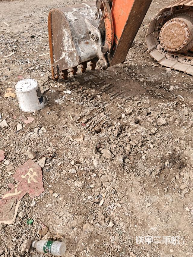 鏟斗右后整體（工作和回轉(zhuǎn)裝置）