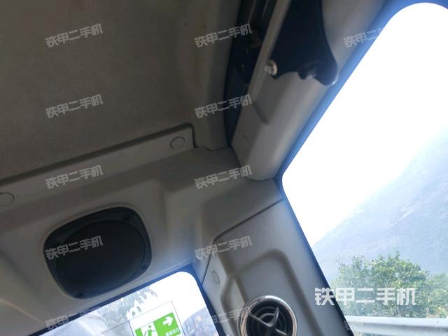 駕駛室左后45度(駕駛室部分) 駕駛室左后45度(駕駛室部分)