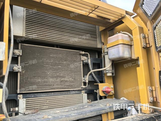 散热器正面(大件舱室) 散热器正面(大件舱室)