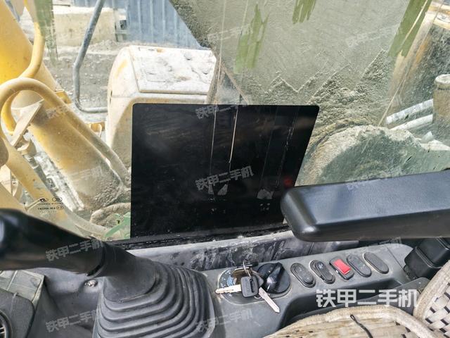 座椅右側(cè)控制臺(tái)/鑰匙門(mén)/油門(mén)/含右手柄（駕駛室部分）