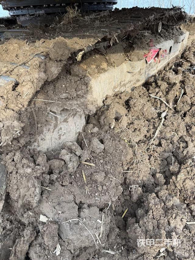 右側(cè)履帶整體（行走機構(gòu)）