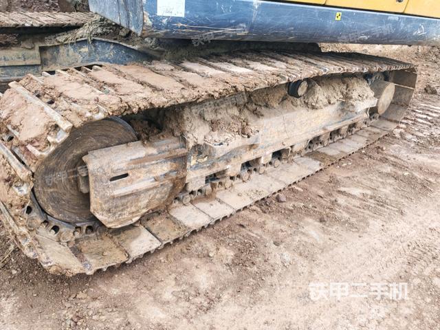 左側(cè)履帶整體?(行走機(jī)構(gòu)) 左側(cè)履帶整體?(行走機(jī)構(gòu))