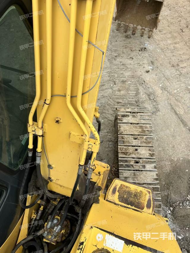 大臂背部俯視（工作和回轉(zhuǎn)裝置）