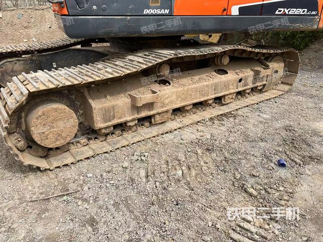 單側(cè)履帶整體（整機(jī)外觀）