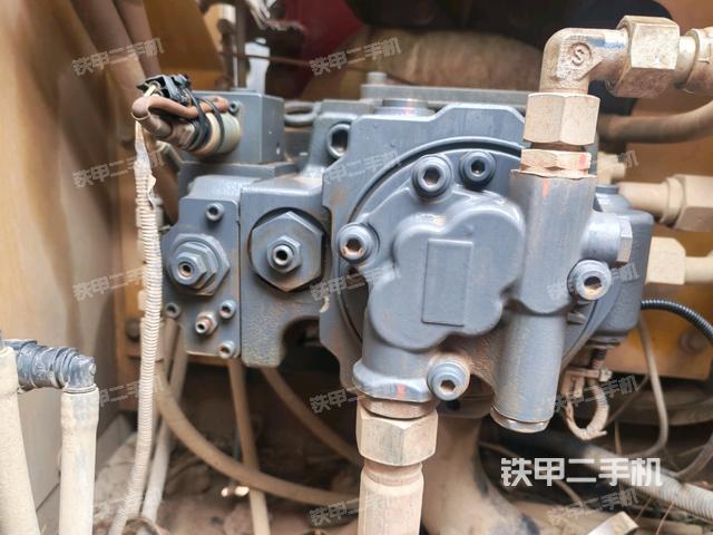 液壓泵斜45?左(大件艙室) 液壓泵斜45?左(大件艙室)