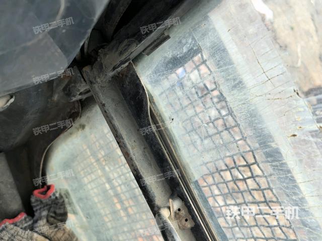 右側(cè)玻璃角標(biāo)（駕駛室部分）