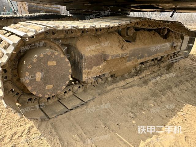 單側(cè)履帶整體（整機(jī)外觀）