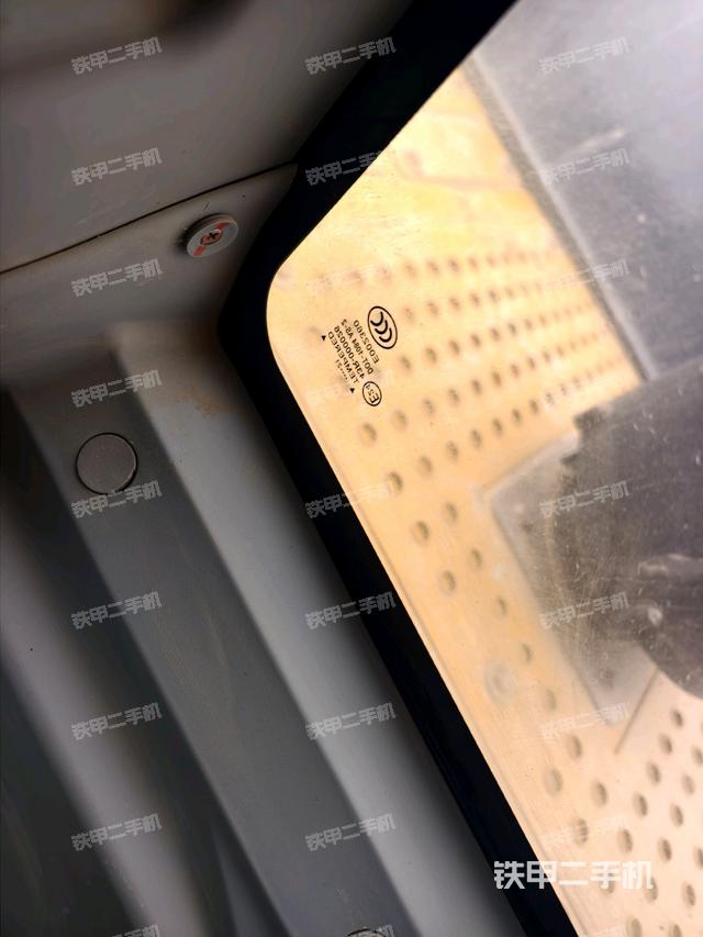 后窗玻璃角標(biāo)（駕駛室部分）