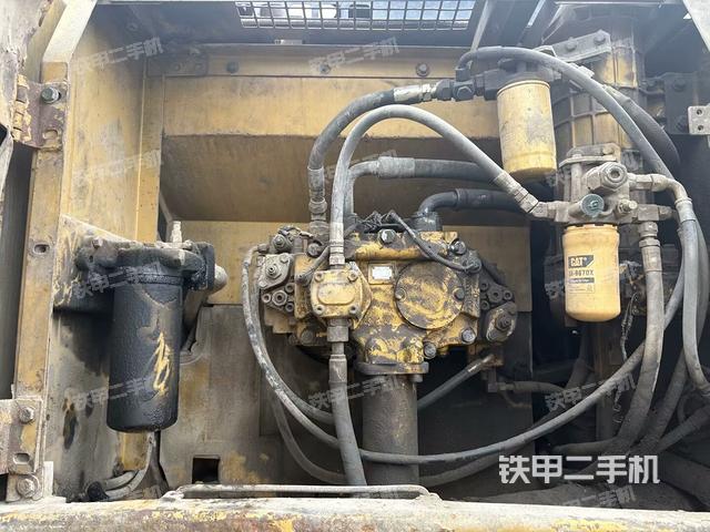 電瓶（大件艙室）